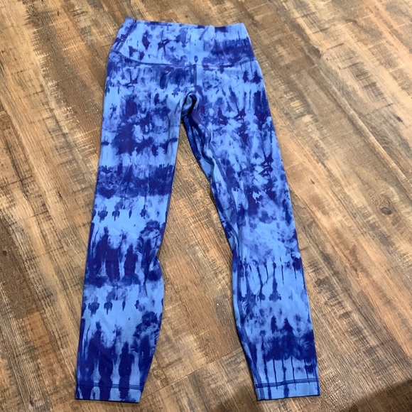 Pants - Lululemon size 6 leggings tye dye blue